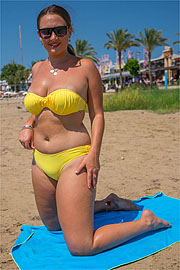 Chubby Gal At The Beach In Her Bikini